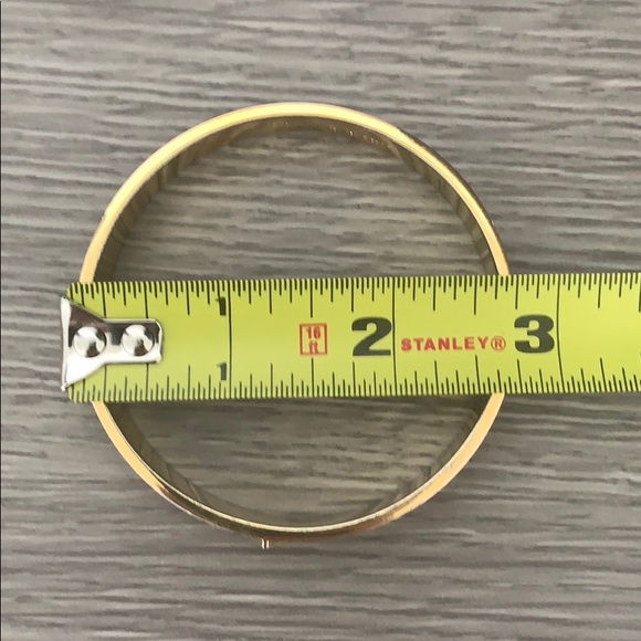 Vince Camuto camel brown and gold “V” bangle - Picture 7 of 8